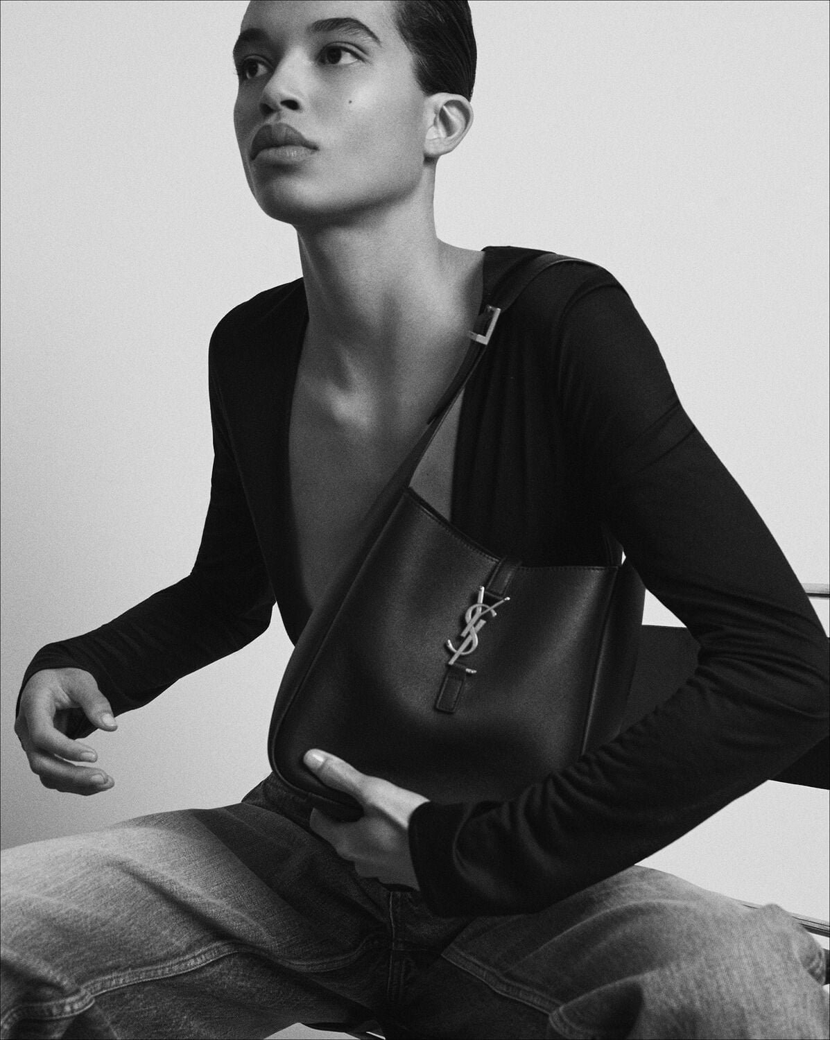 Medium2-713938AAAUQ1000_Y